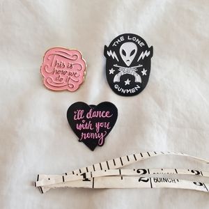 Band of Weirdos Pins - alien romy & michelle 90s y2k